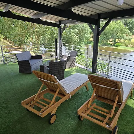 La Terrasse Hébergement de vacances Argenton-lʼ Église