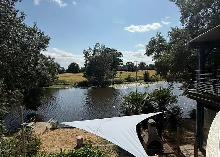 La Terrasse Сasa de vacaciones Argenton-lʼ Église